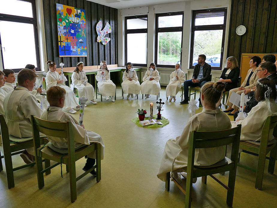 Feier der 1. Heiligen Kommunion in Sankt Crescentius (Foto: Karl-Franz Thiede)